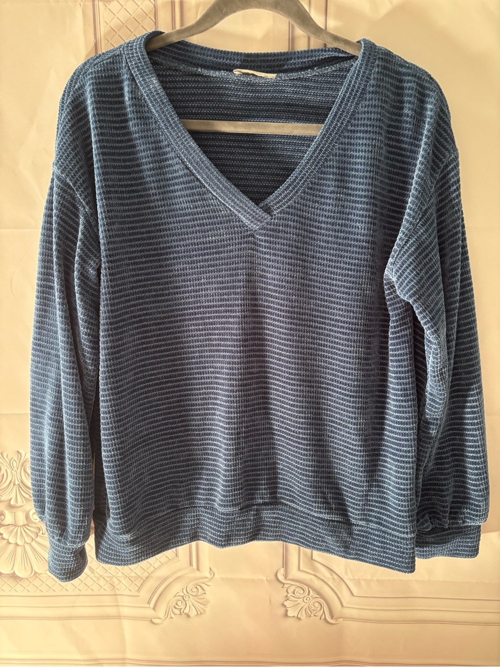 Chenault Women’s Blue Waffle Knit V-Neck Lightweight Sweater Size Large